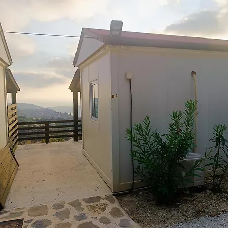 Glamping In The Middle Of Nowhere * פאפוס